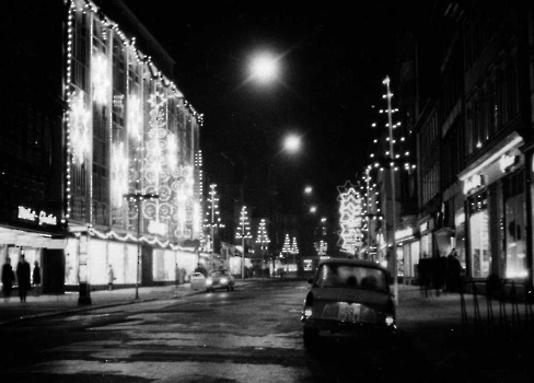 19631120 Weihnachtsbeleuchtung Gronerstr, Karstadt