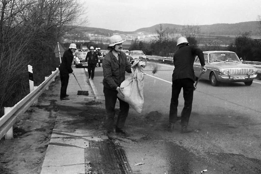 19720426 Ölspur BAB Bovenden