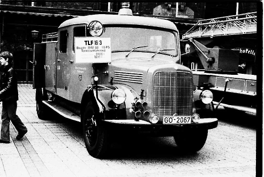 19741016 BF Feuerwehrschau TLF 16 8