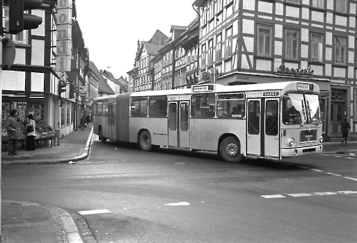 19770218 Erster Doppelbus, Gelenkbus