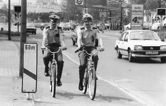 19830614 Polizei mit Rad