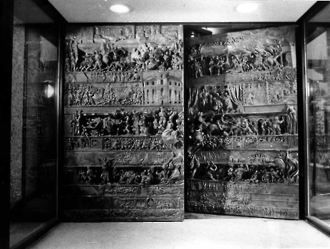 19830506 Rathaus Portal 1