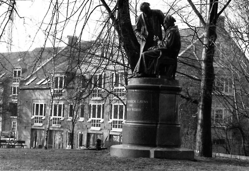19840221 Gauß, Weber Denkmal, Wallanlagen