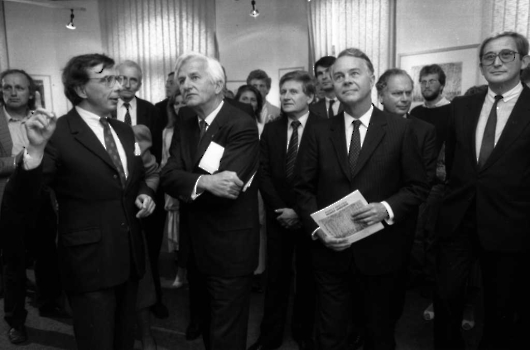 19850825 Ausstellung Janssen, BP Weizsäcker mit Albrecht und Böttger, Vieten