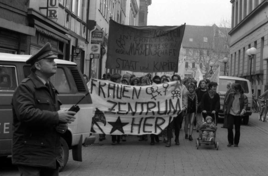 19870406 Demo Frauenzentrum 1