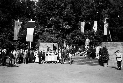 19870909 Totengedenken im Rosengarten 1