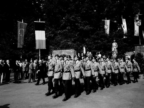 19870909 Totengedenken im Rosengarten 4