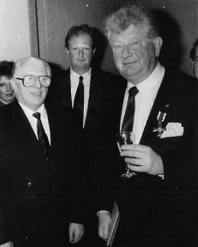 19891110 Verdienstkreuz W. Eisenacher, Döring und Sohn