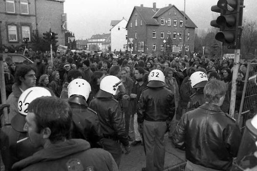 19971209 Demo Polizeigebäude 2