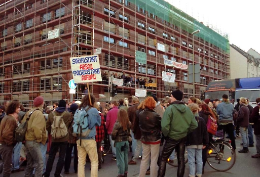 19971209 Demo Polizeigebäude 4